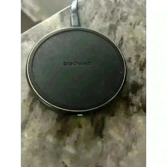 Blackweb 10-watt Universal Wireless Charging Pad (Black) - Includes Usb And Bloc - Picture 1 of 3